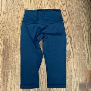 Lululemon High Rise Cropped Leggings in Black